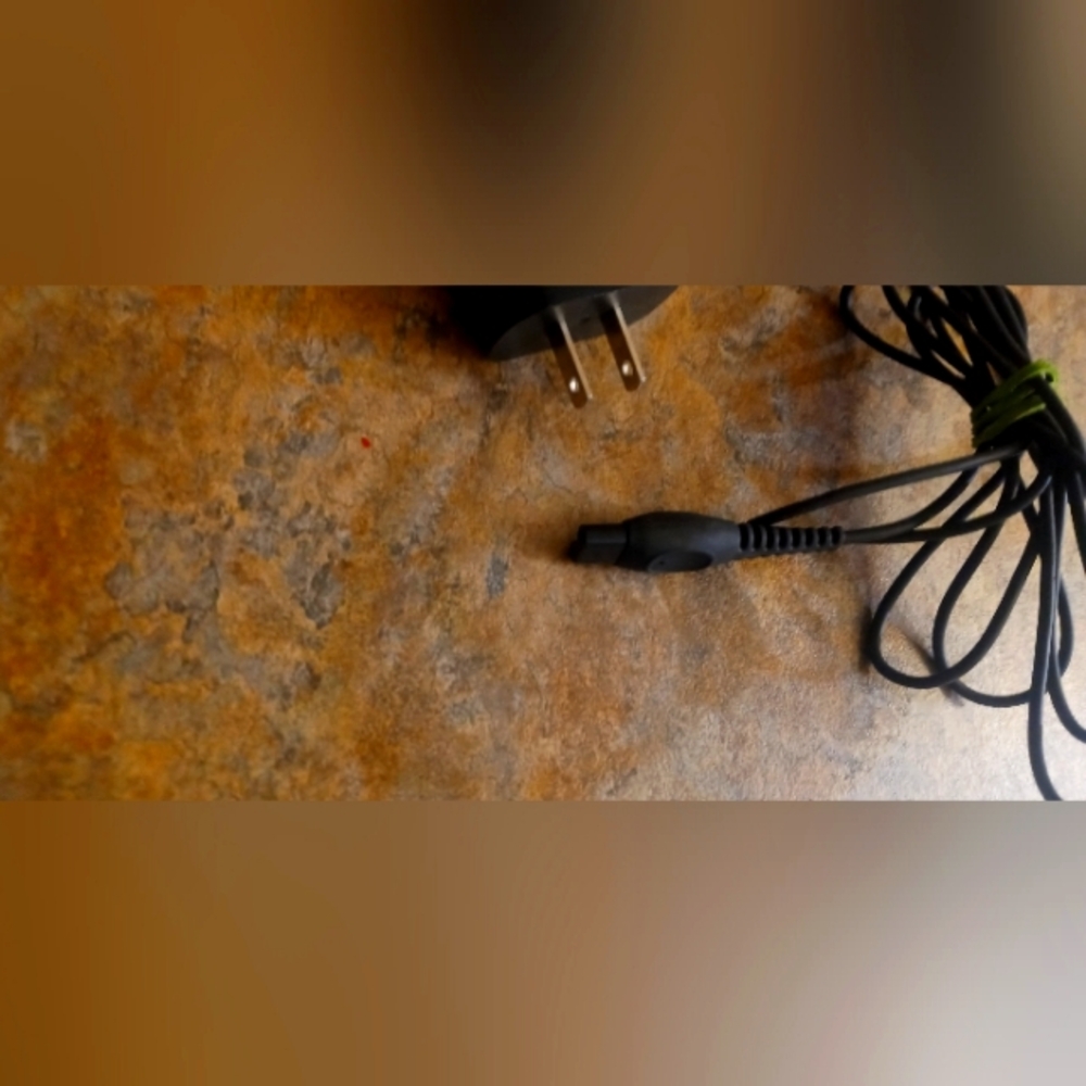 Universal Black Cell Phone Charger with AC Plug
